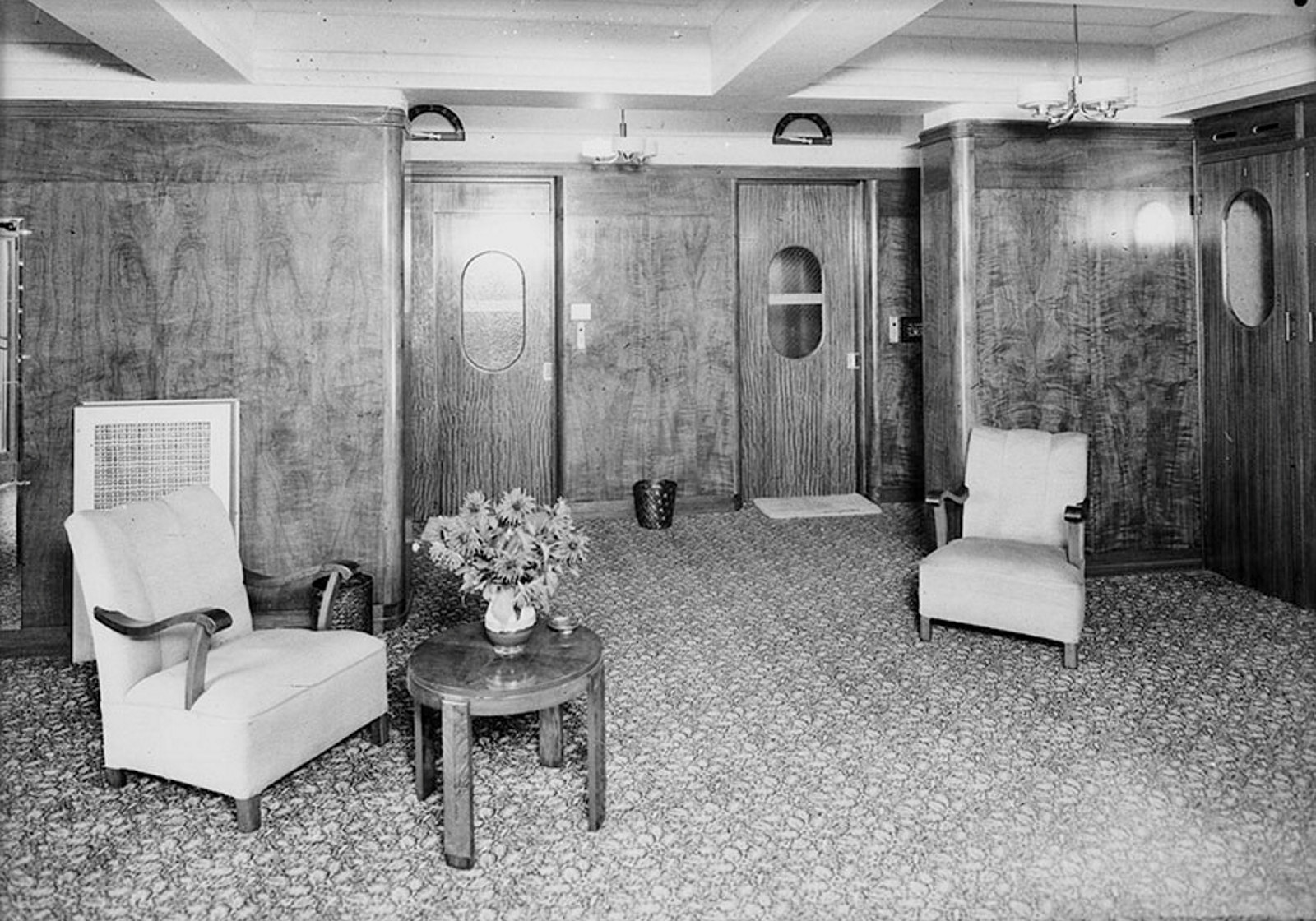 Entrance foyer at Marlborough Hall, Potts Point, February 1938
