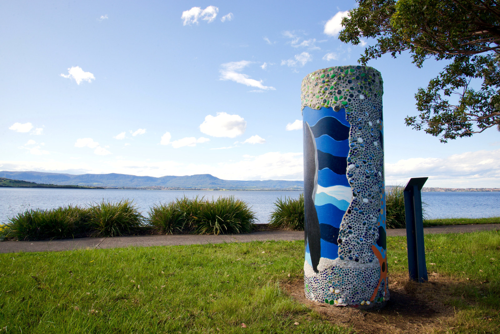 Ceramic and painted pole, Boonerah Point, Mt Warrigal