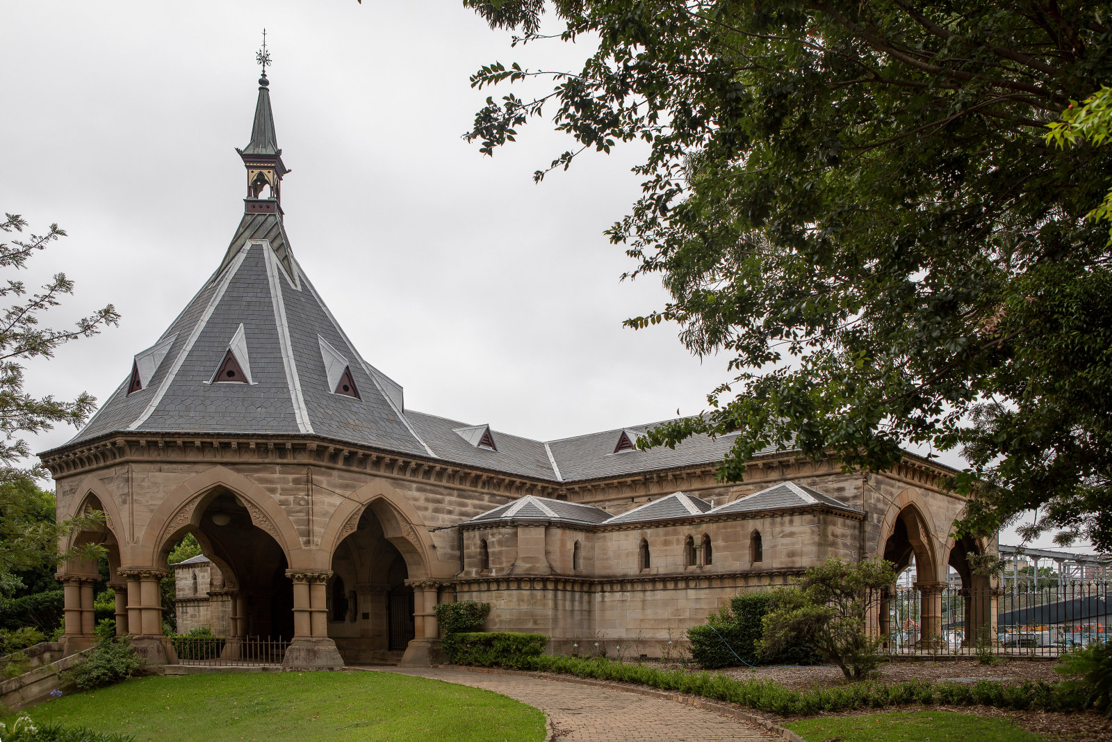 Mortuary Station, exterior
